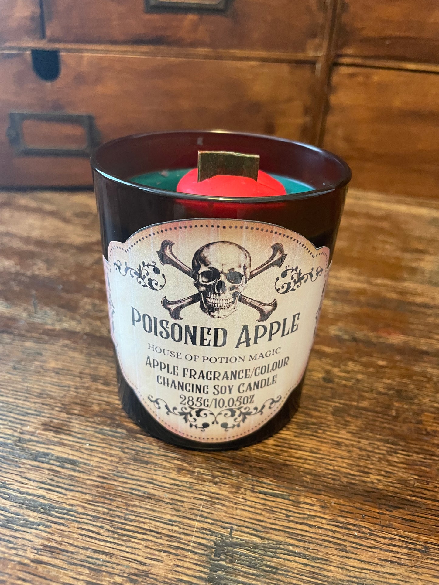 POISONED APPLE SOY CANDLE 285g/10.05oz