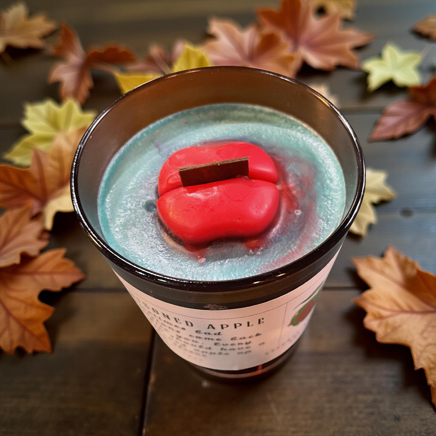 POISONED APPLE CANDLE 220g/7.76oz