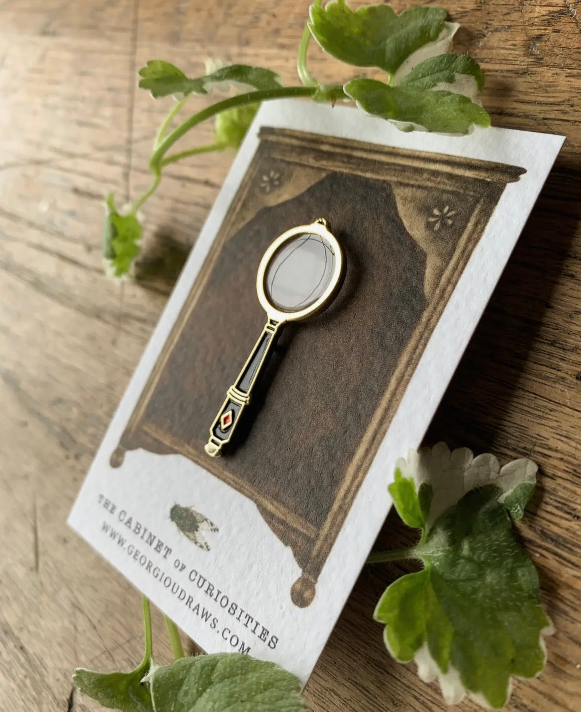 Magnifying Glass pin badge