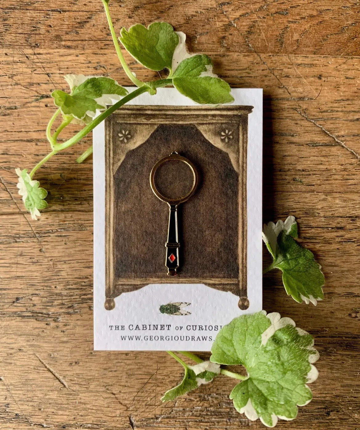 Magnifying Glass pin badge